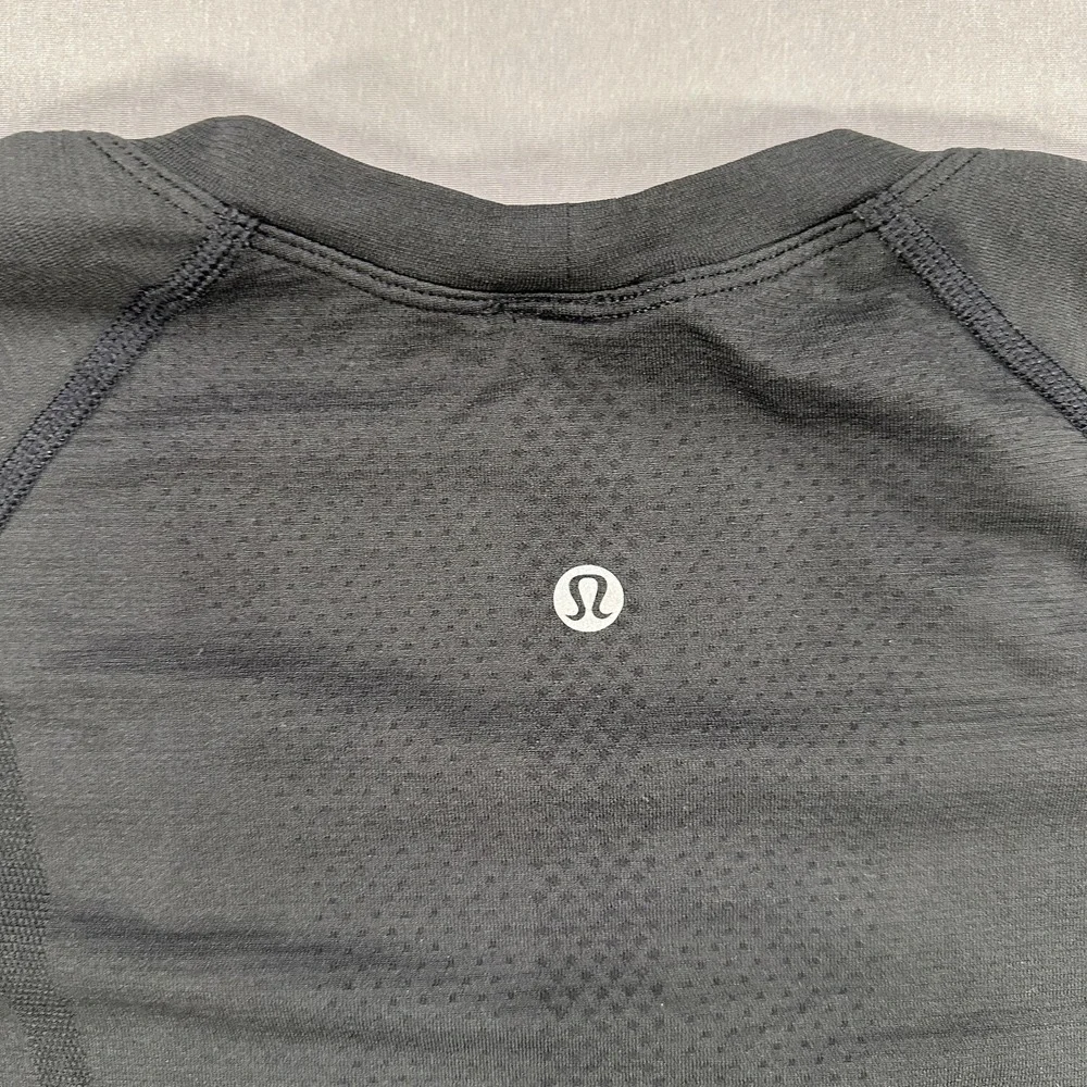 Lululemon Shirt Womens 12 Black Swiftly‎ Tech Long Sleeve Athletic Top Running
